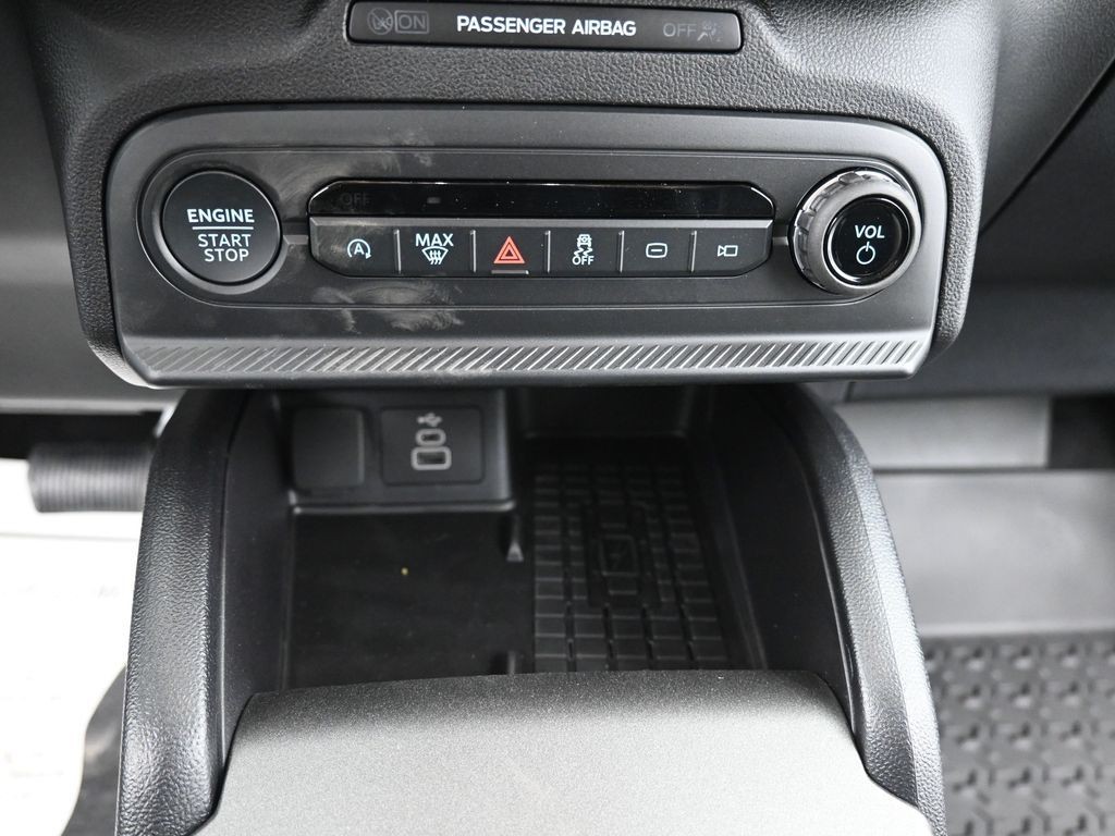 Ford Bronco Sport Vehicle Full-screen Gallery Image 14