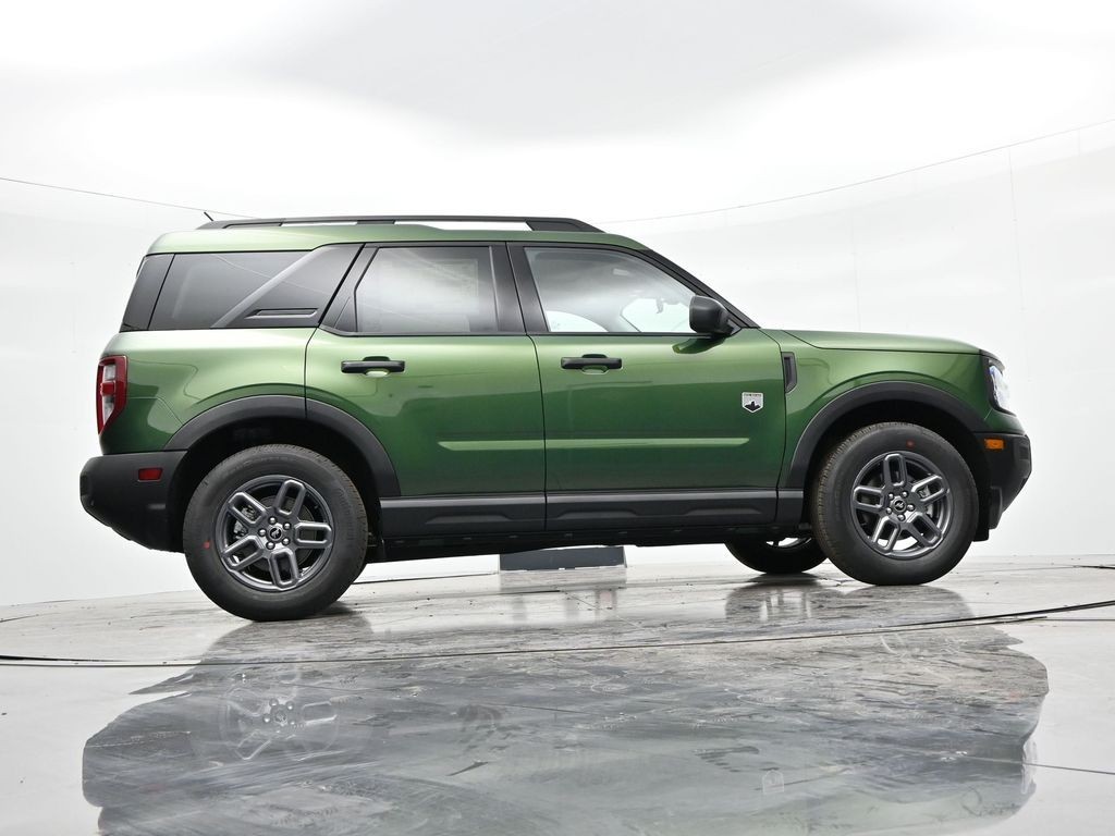 Ford Bronco Sport Vehicle Full-screen Gallery Image 26