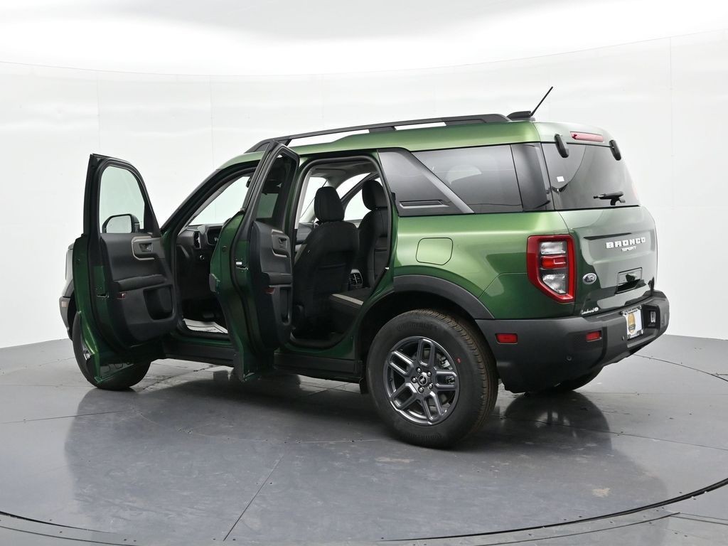 Ford Bronco Sport Vehicle Full-screen Gallery Image 28