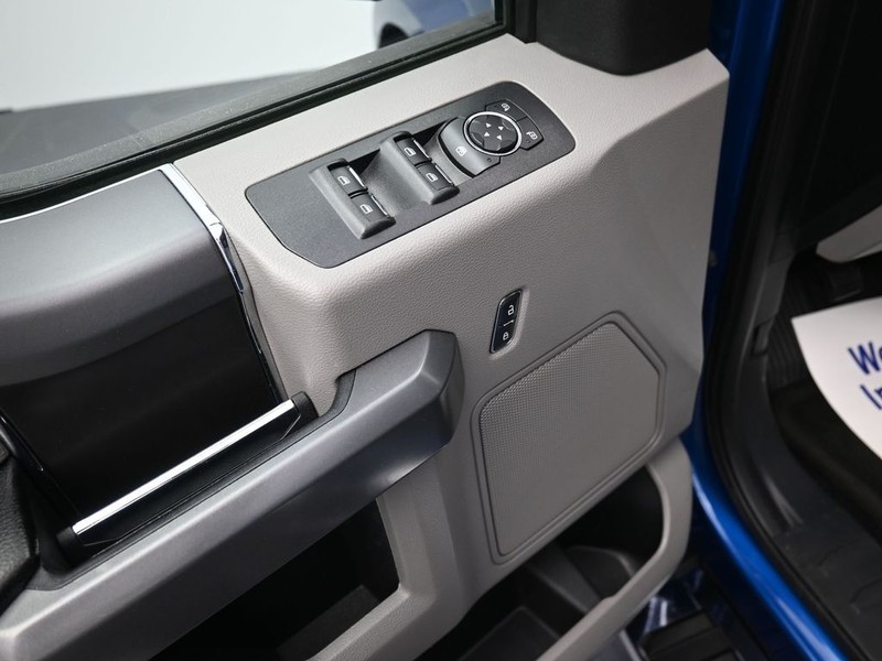 Ford F-150 Vehicle Full-screen Gallery Image 10