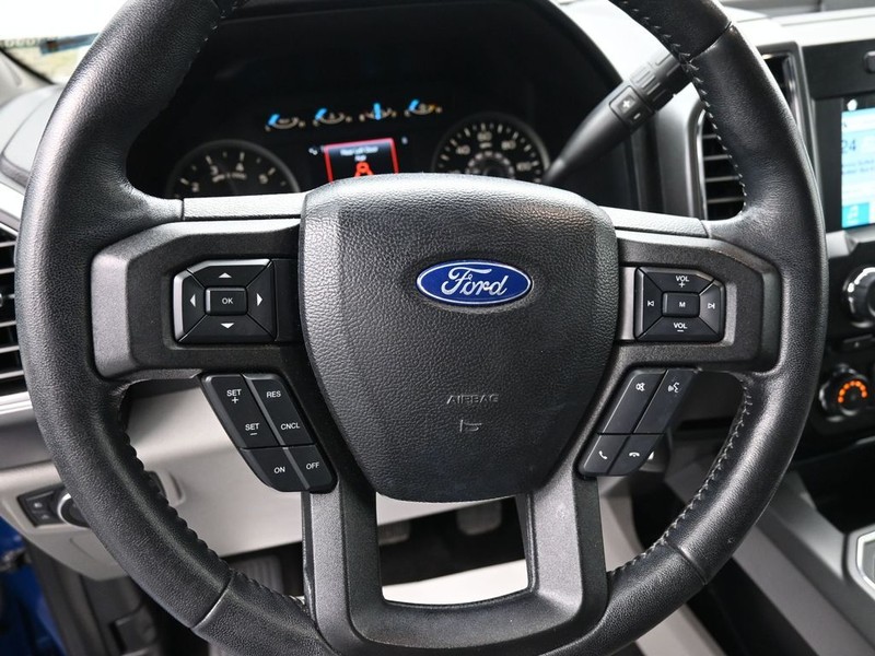 Ford F-150 Vehicle Full-screen Gallery Image 13