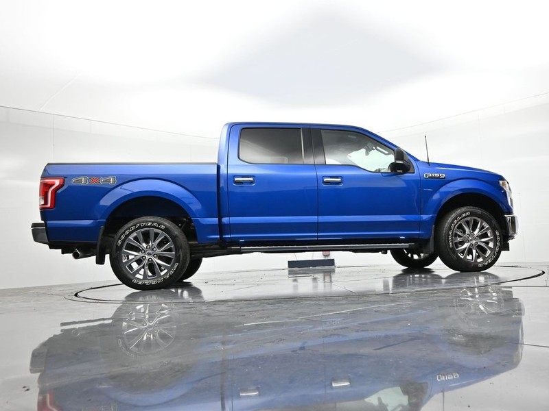 Ford F-150 Vehicle Full-screen Gallery Image 24