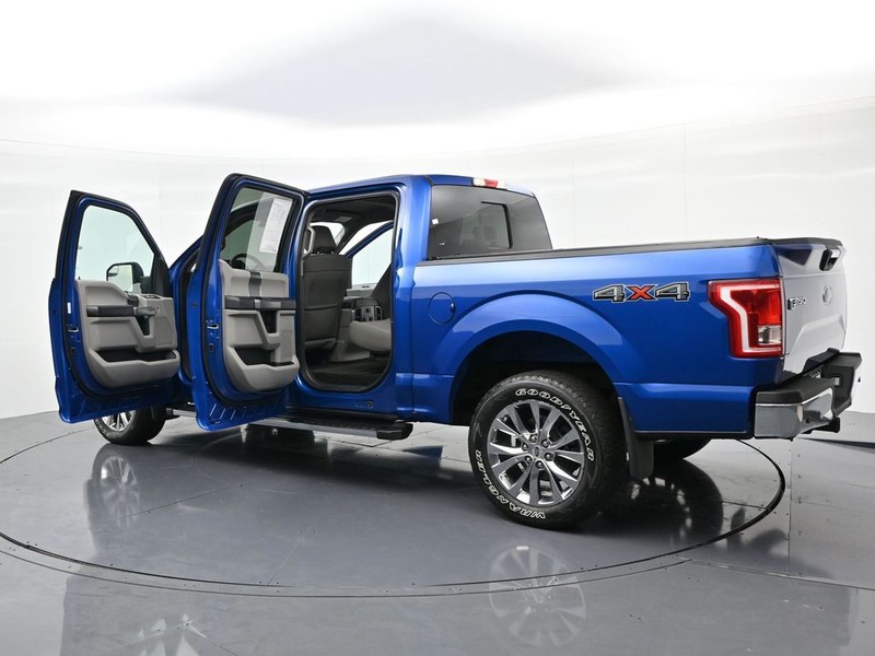 Ford F-150 Vehicle Full-screen Gallery Image 26