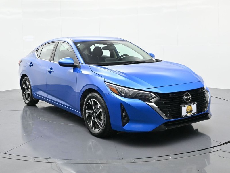 Nissan Sentra Vehicle Full-screen Gallery Image 4