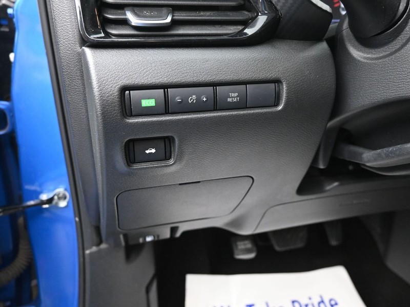 Nissan Sentra Vehicle Full-screen Gallery Image 11