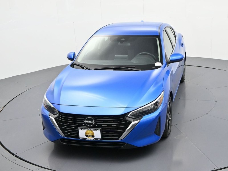 Nissan Sentra Vehicle Full-screen Gallery Image 17