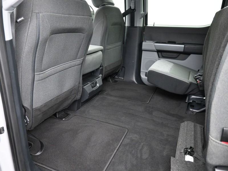 Ford Super Duty F-250 SRW Vehicle Full-screen Gallery Image 10