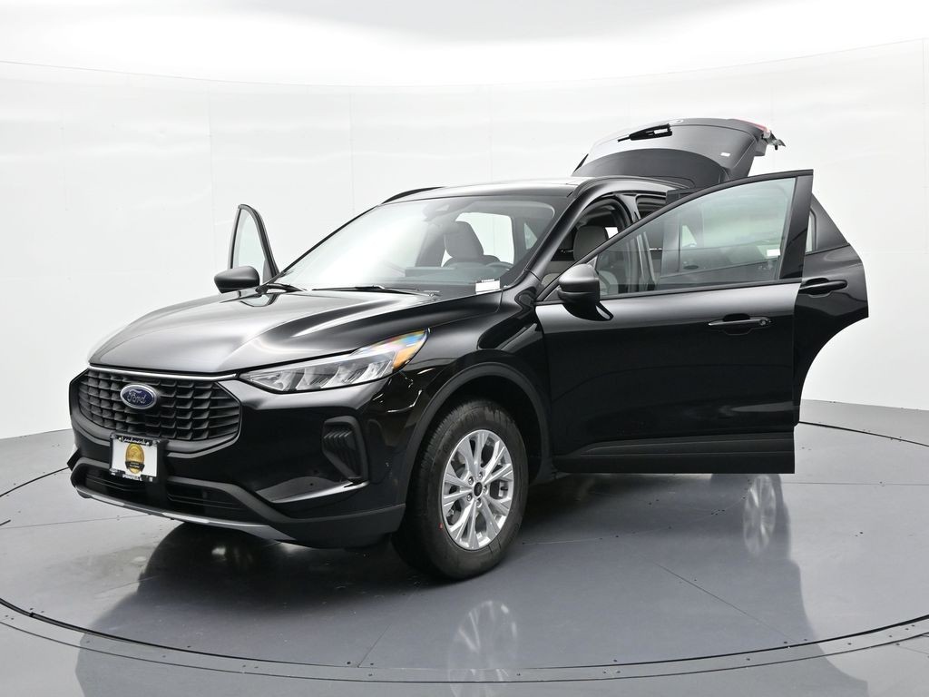 Ford Escape Vehicle Full-screen Gallery Image 28