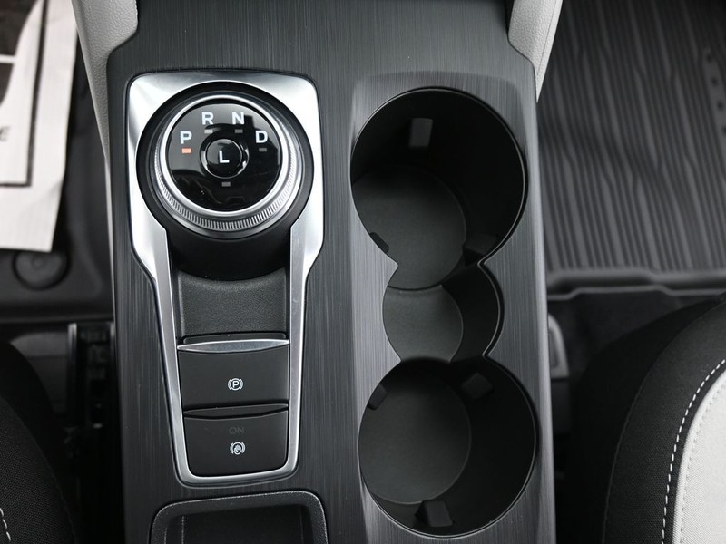 Ford Escape Vehicle Full-screen Gallery Image 13