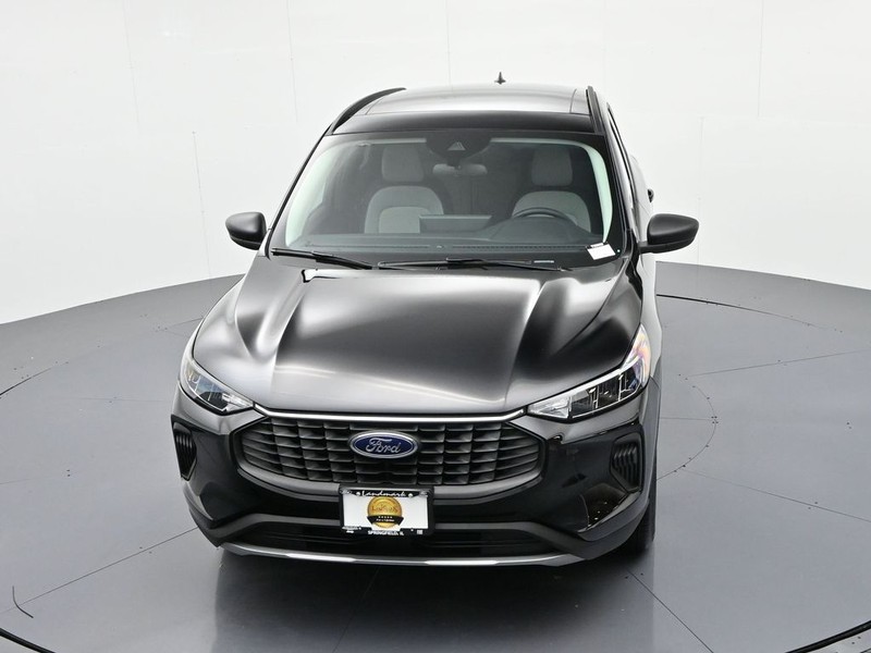 Ford Escape Vehicle Full-screen Gallery Image 19