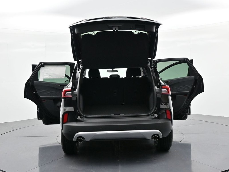 Ford Escape Vehicle Full-screen Gallery Image 29