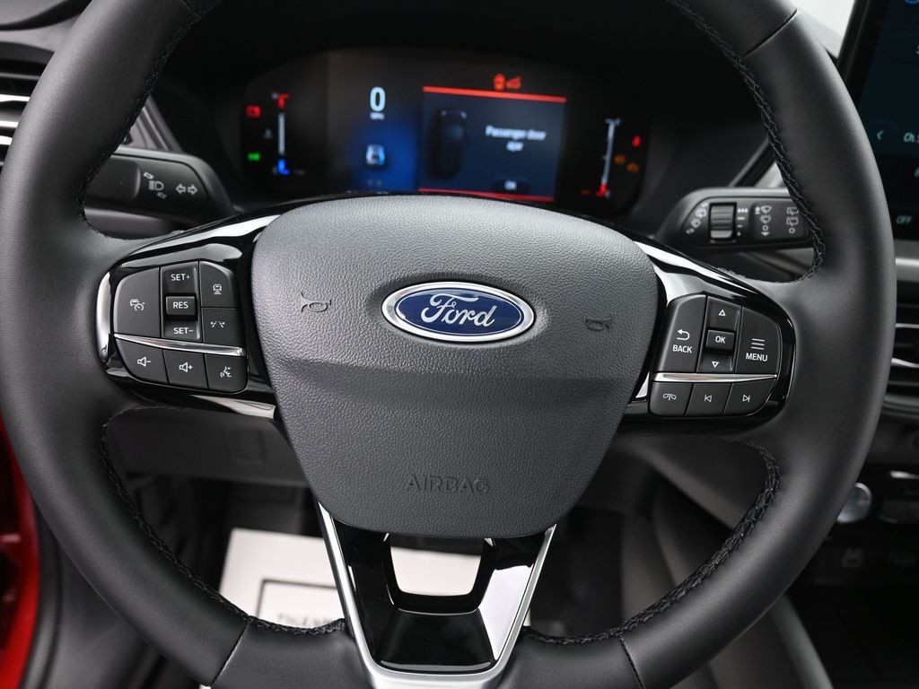 Ford Escape Vehicle Full-screen Gallery Image 14