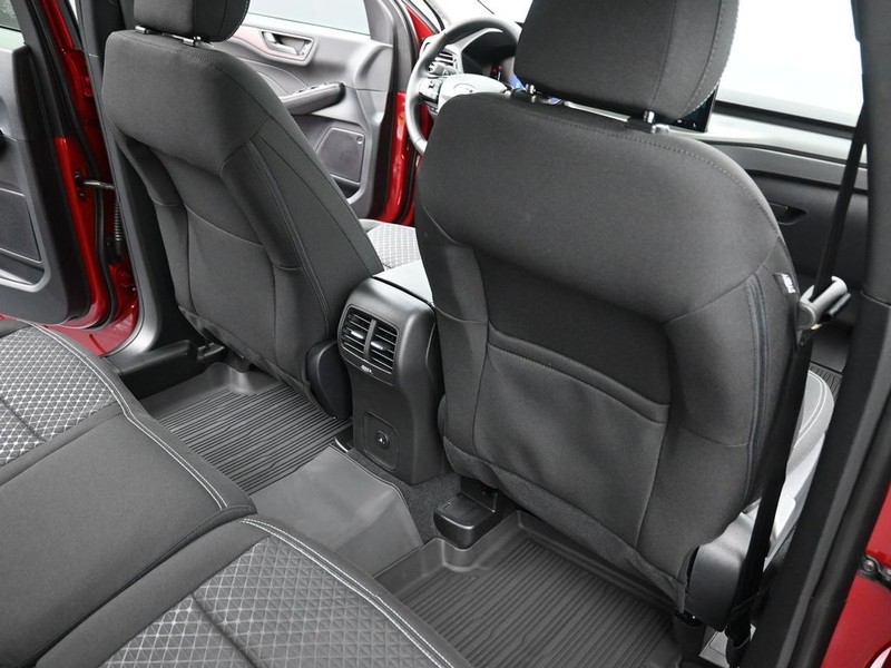 Ford Escape Vehicle Full-screen Gallery Image 11