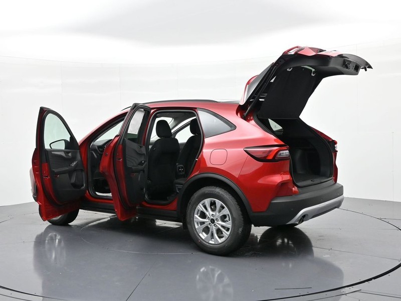 Ford Escape Vehicle Full-screen Gallery Image 28