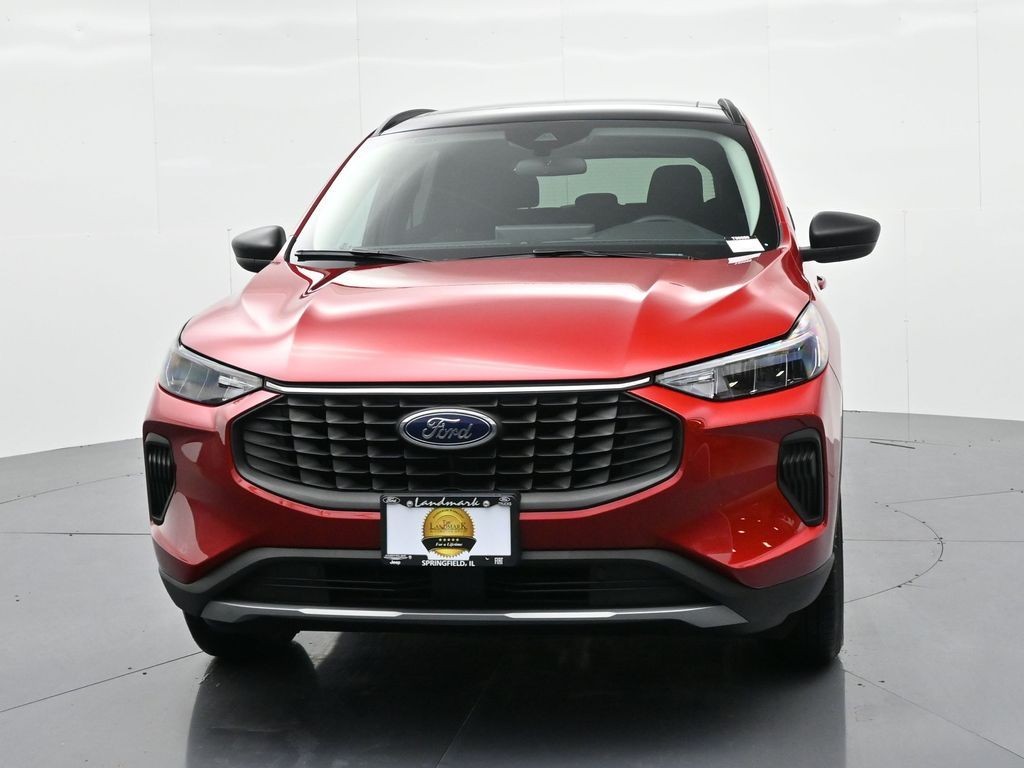 Ford Escape Vehicle Full-screen Gallery Image 3