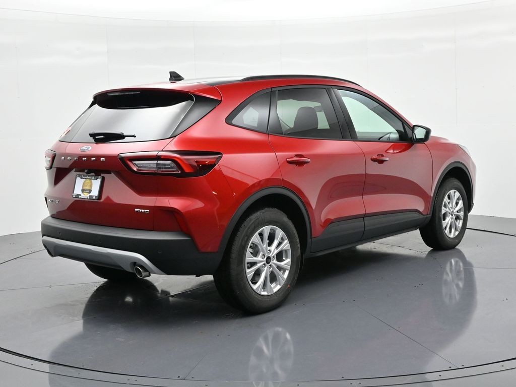 Ford Escape Vehicle Full-screen Gallery Image 6