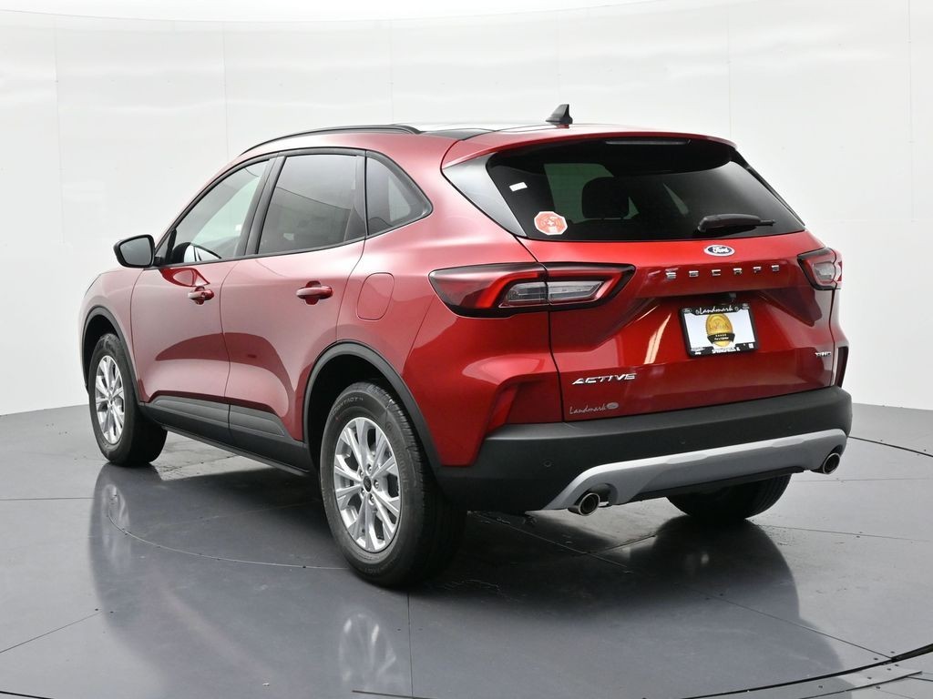 Ford Escape Vehicle Full-screen Gallery Image 8