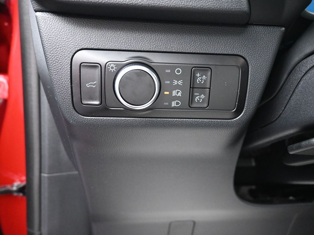 Ford Escape Vehicle Full-screen Gallery Image 11