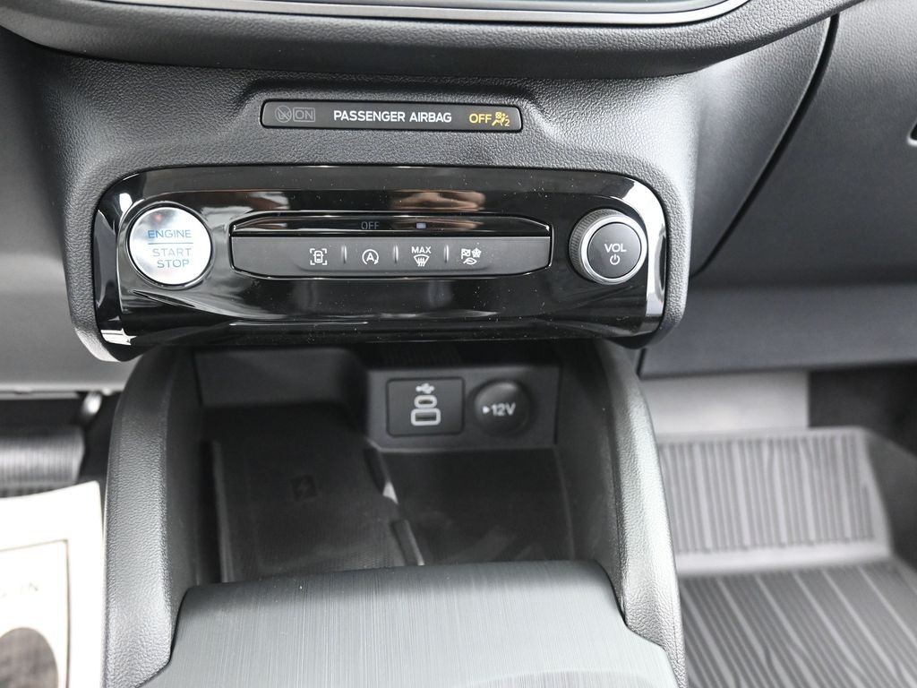 Ford Escape Vehicle Full-screen Gallery Image 14