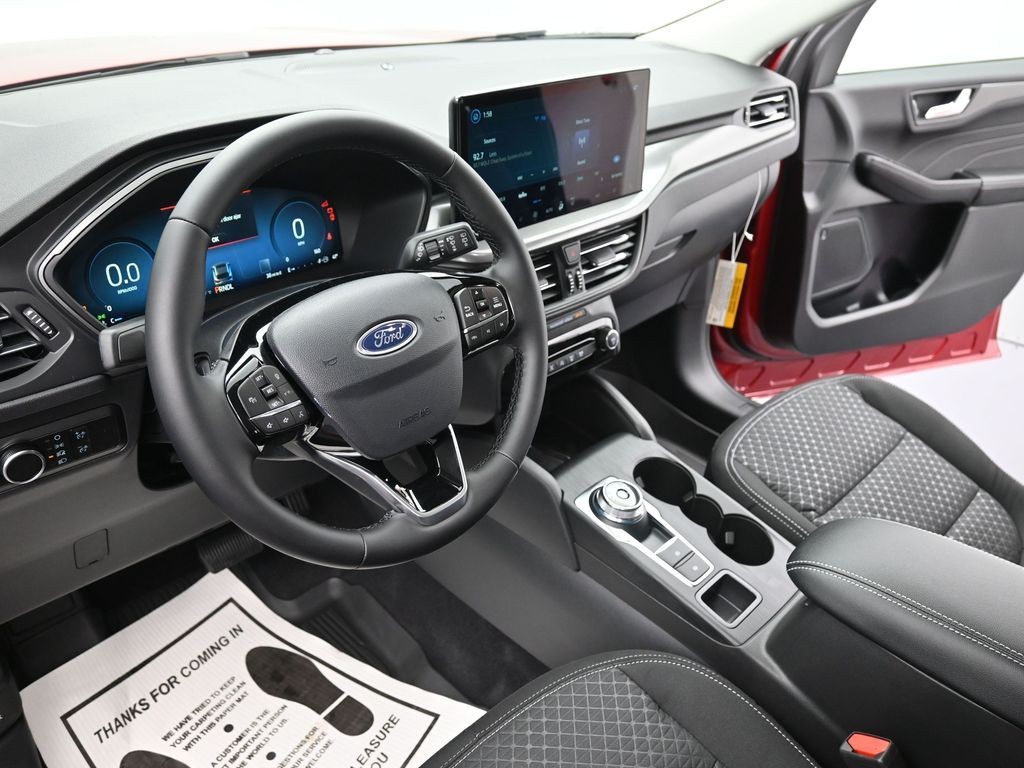 Ford Escape Vehicle Full-screen Gallery Image 16