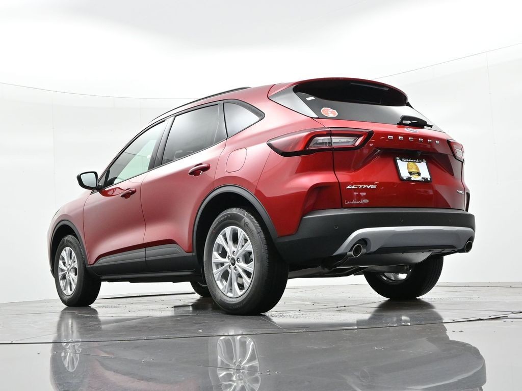 Ford Escape Vehicle Full-screen Gallery Image 21