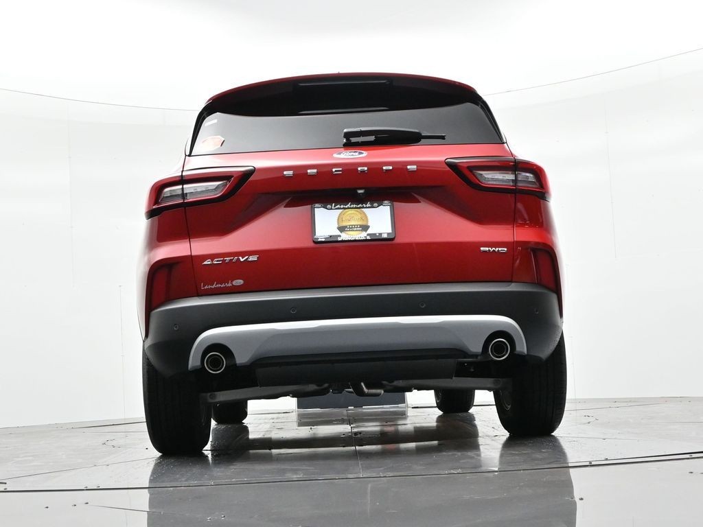 Ford Escape Vehicle Full-screen Gallery Image 22