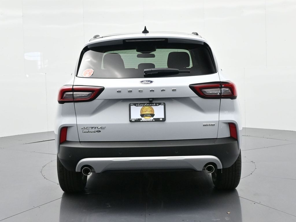 Ford Escape Vehicle Full-screen Gallery Image 7