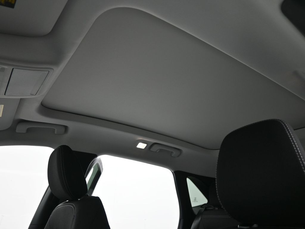 Ford Escape Vehicle Full-screen Gallery Image 15