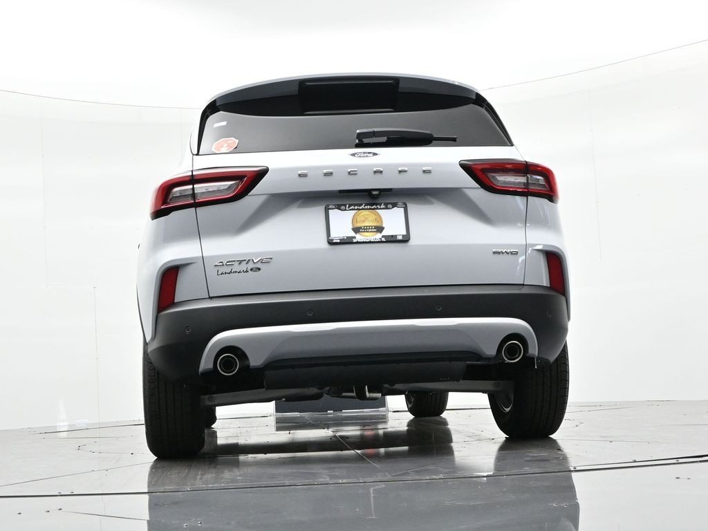 Ford Escape Vehicle Full-screen Gallery Image 22