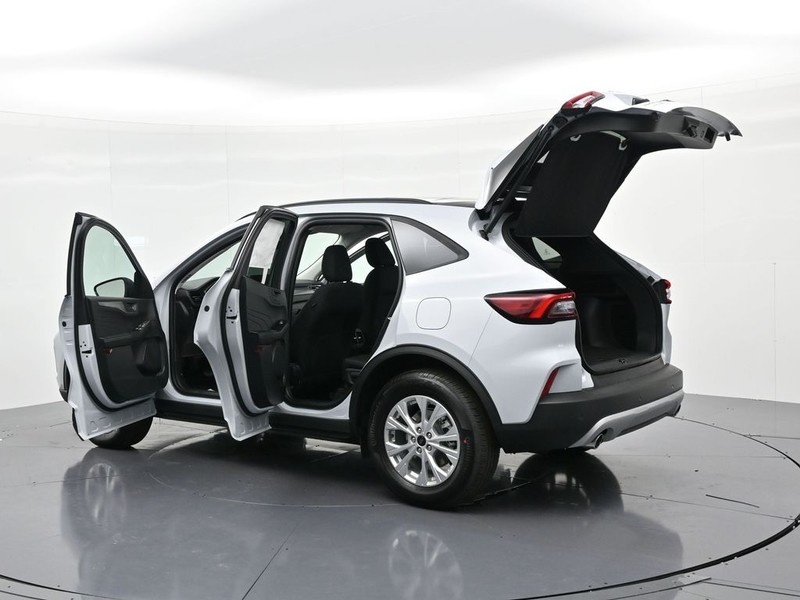 Ford Escape Vehicle Full-screen Gallery Image 26