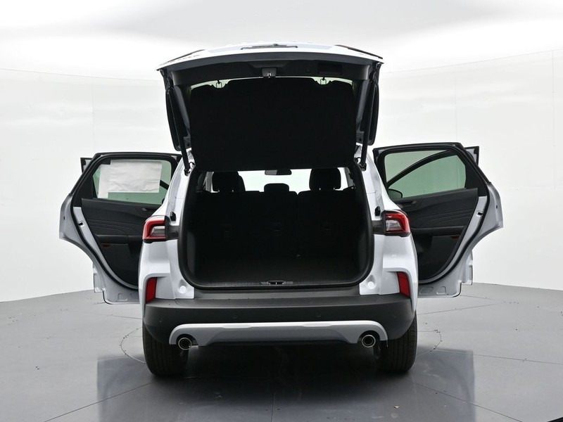 Ford Escape Vehicle Full-screen Gallery Image 28
