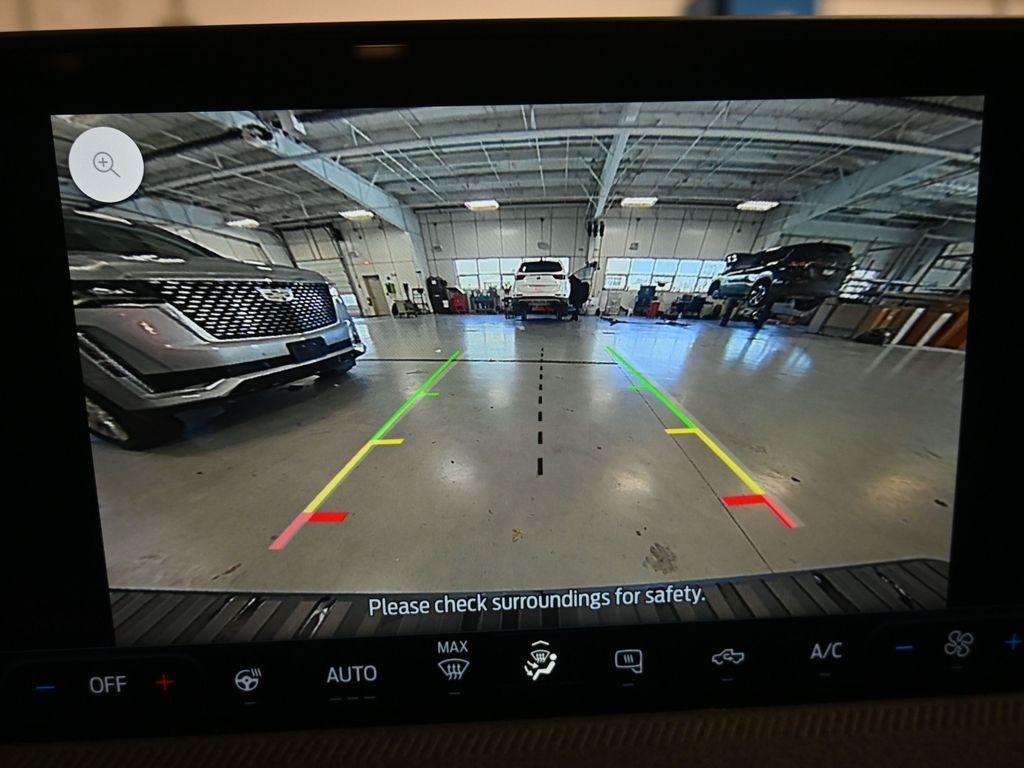 Ford Maverick Vehicle Full-screen Gallery Image 11