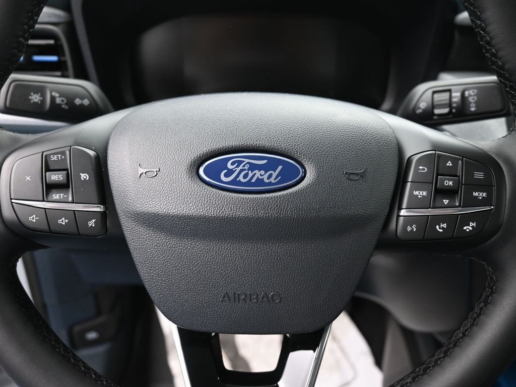 Ford Maverick Vehicle Full-screen Gallery Image 14