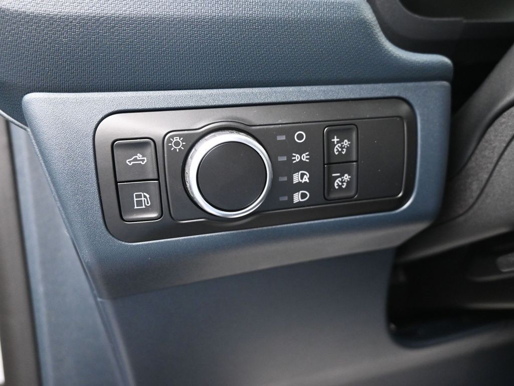 Ford Maverick Vehicle Full-screen Gallery Image 15