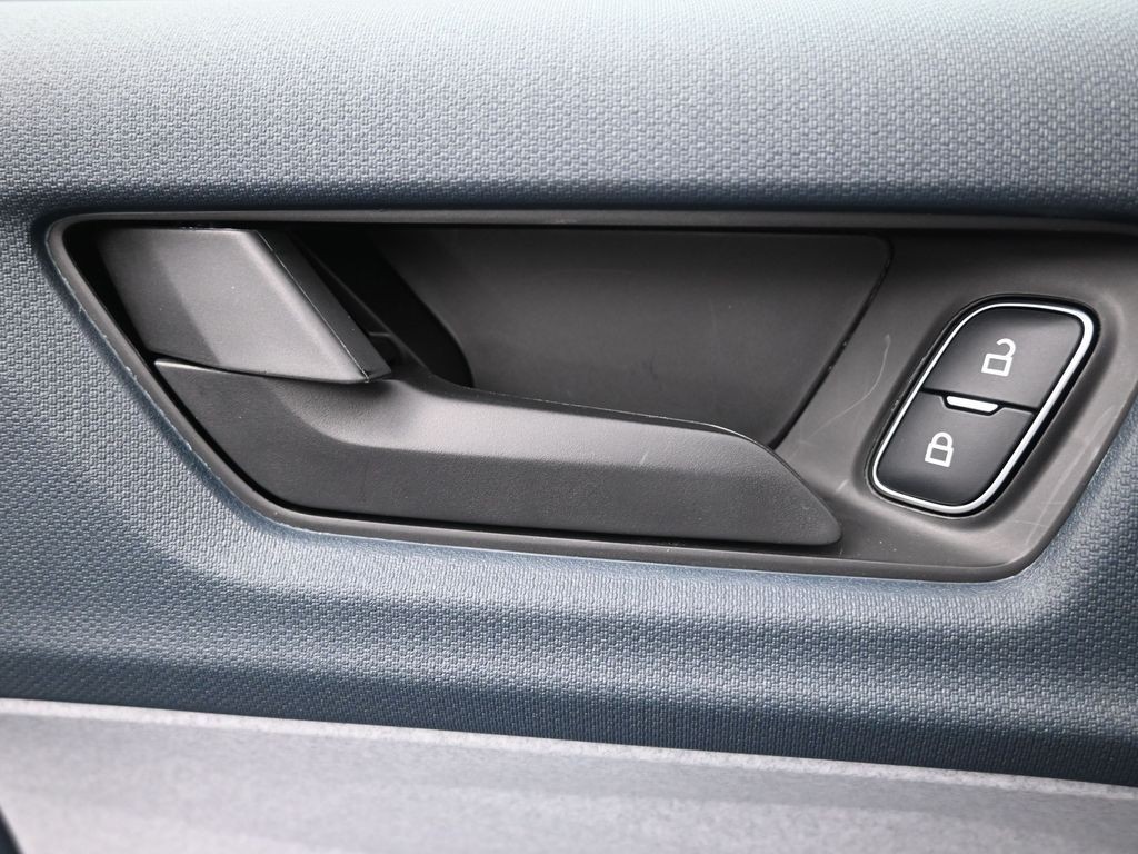 Ford Maverick Vehicle Full-screen Gallery Image 16