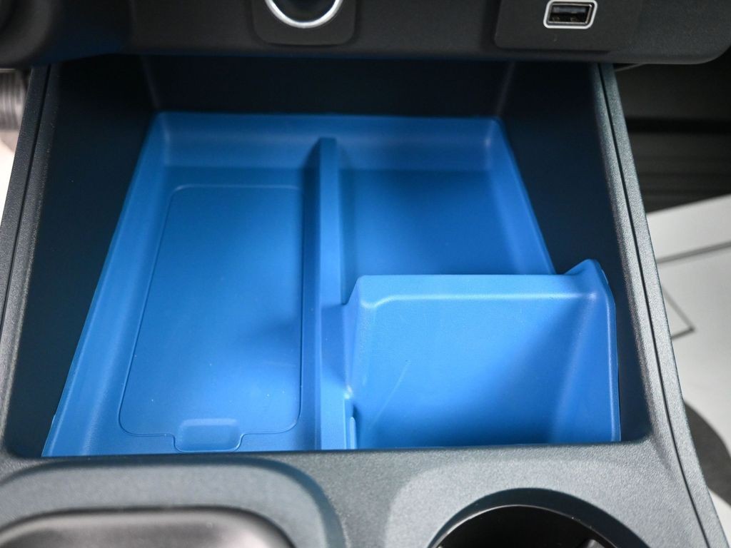 Ford Maverick Vehicle Full-screen Gallery Image 18