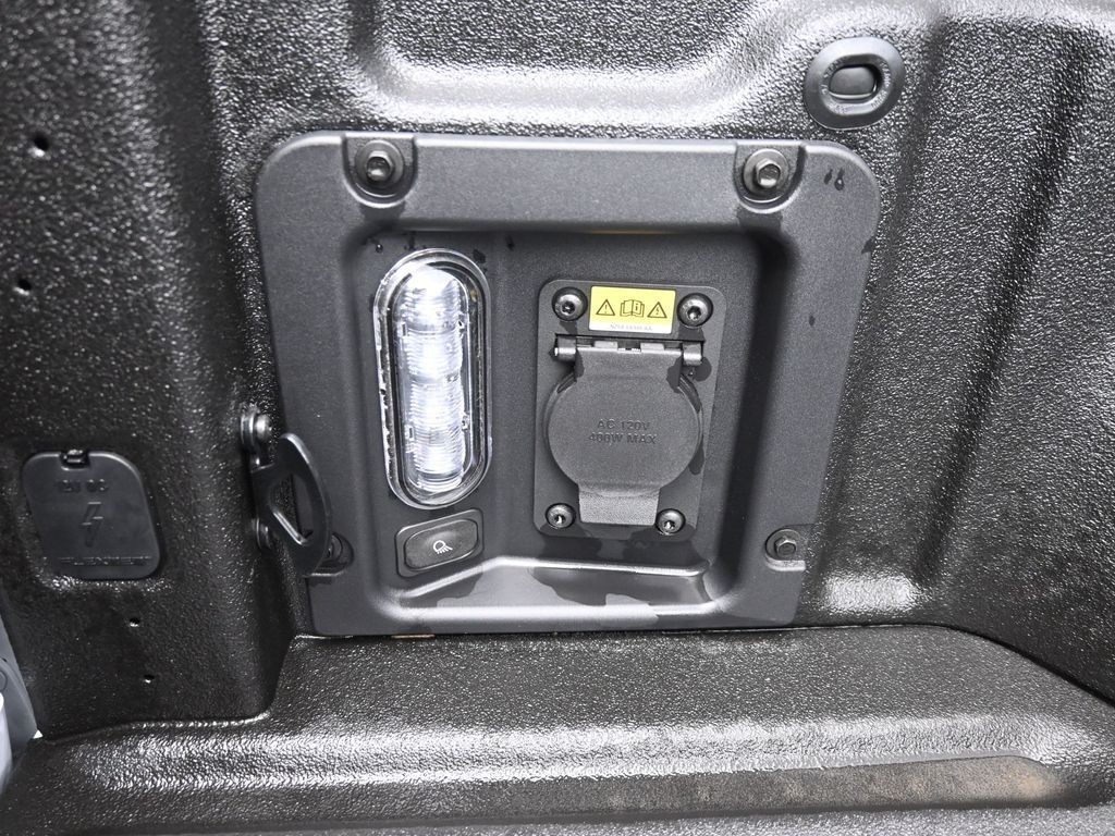 Ford Maverick Vehicle Full-screen Gallery Image 21