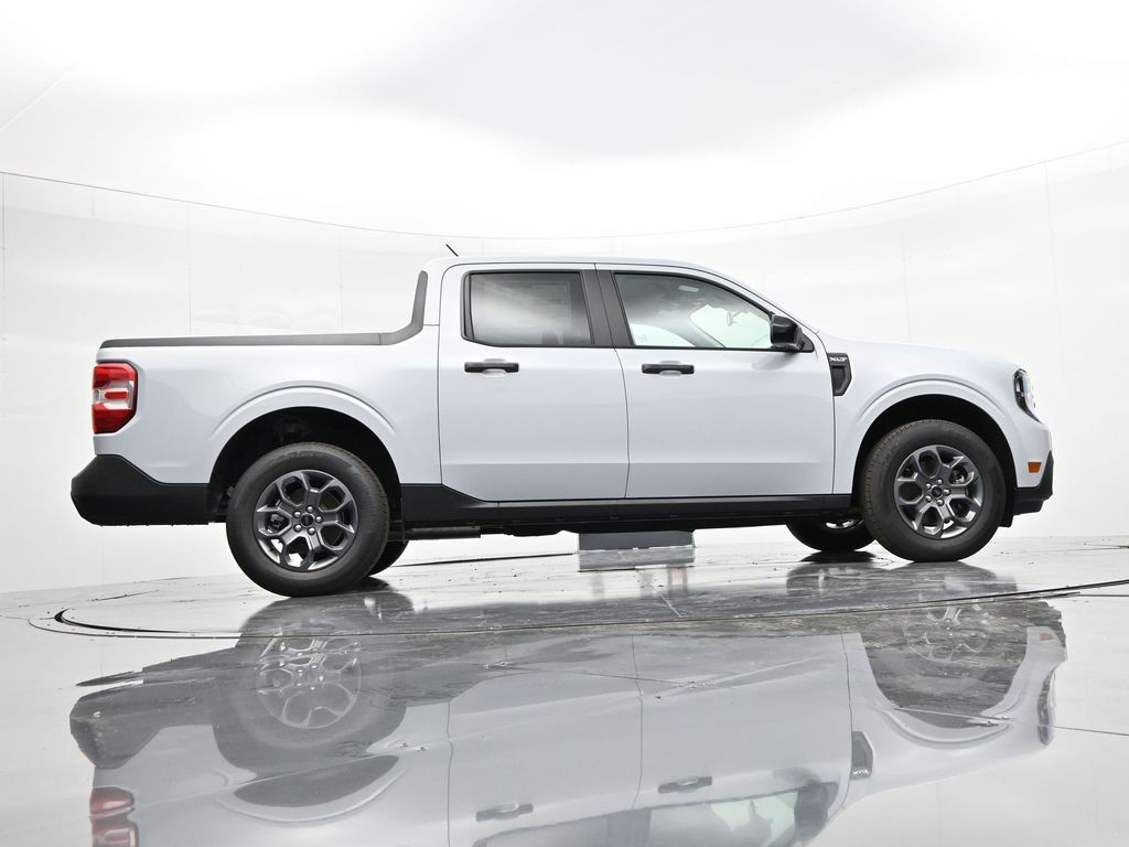 Ford Maverick Vehicle Full-screen Gallery Image 29