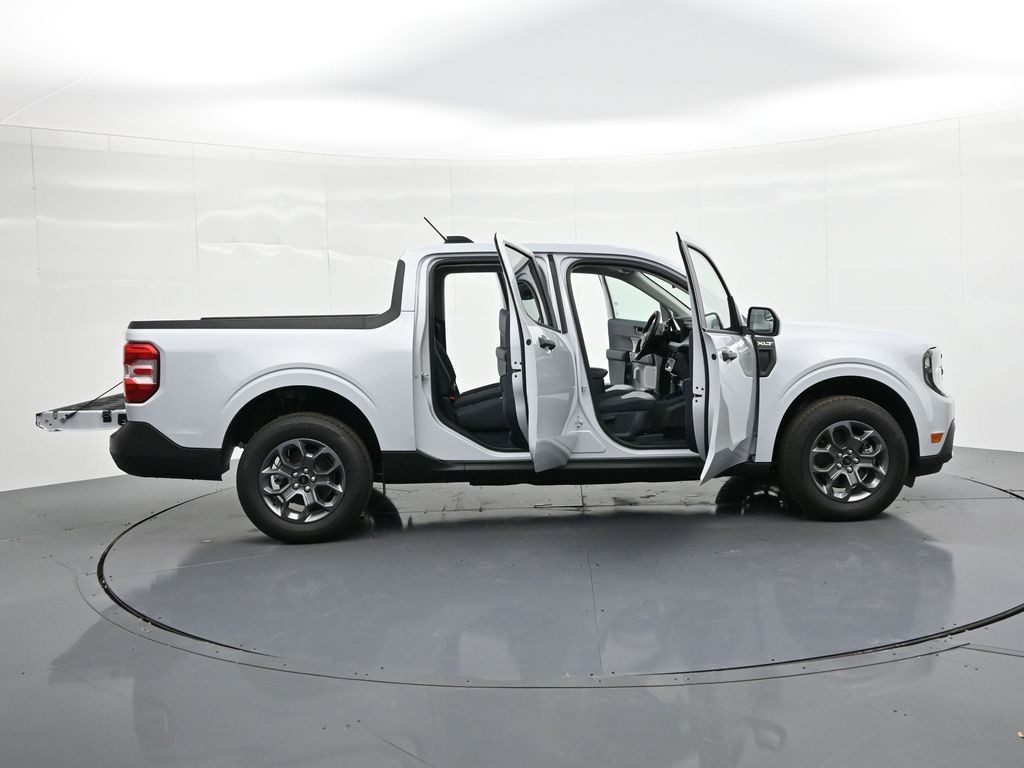 Ford Maverick Vehicle Full-screen Gallery Image 30