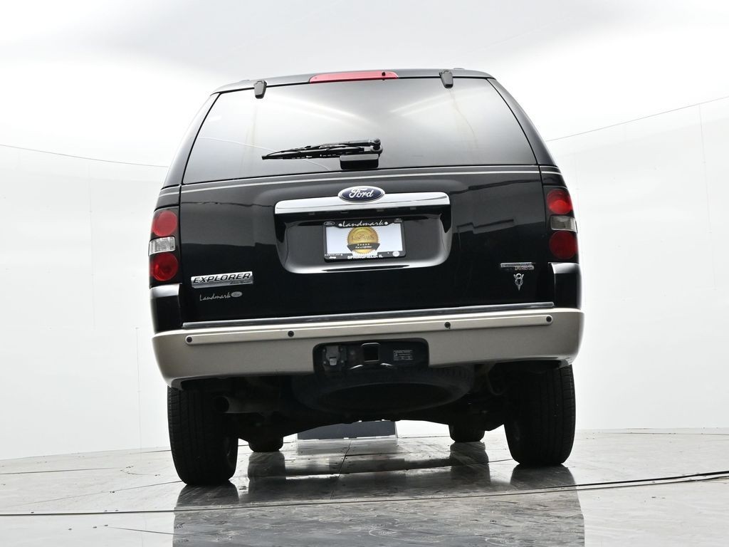 Ford Explorer Vehicle Full-screen Gallery Image 21
