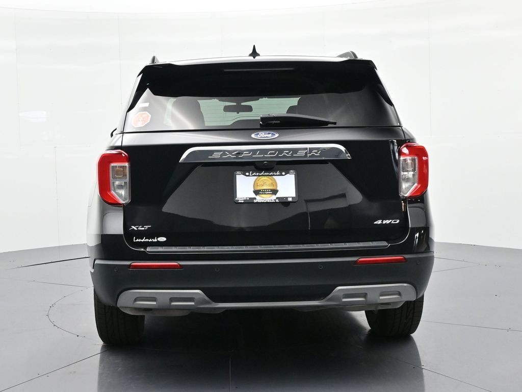 Ford Explorer Vehicle Full-screen Gallery Image 7