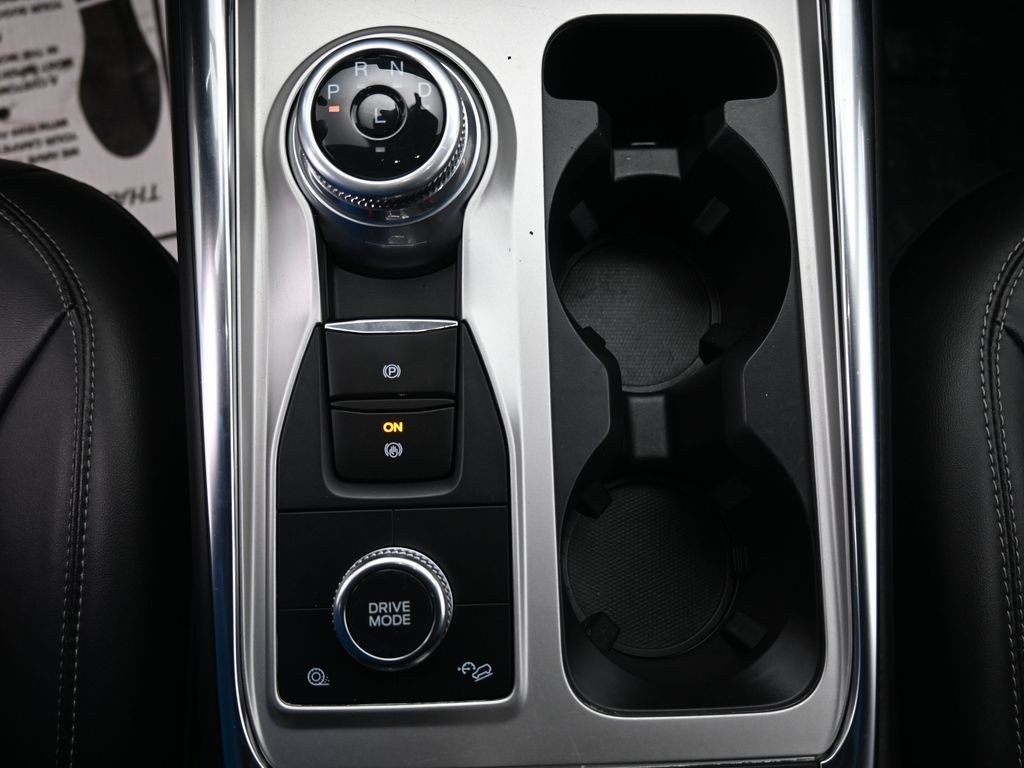 Ford Explorer Vehicle Full-screen Gallery Image 14