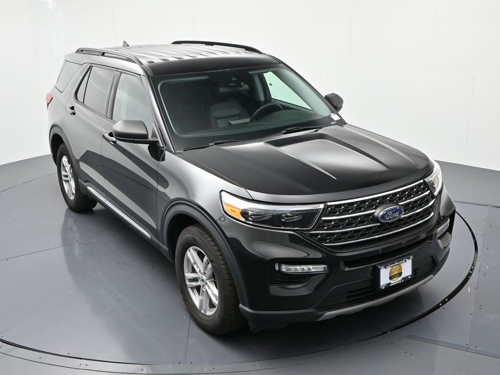 Ford Explorer Vehicle Full-screen Gallery Image 15