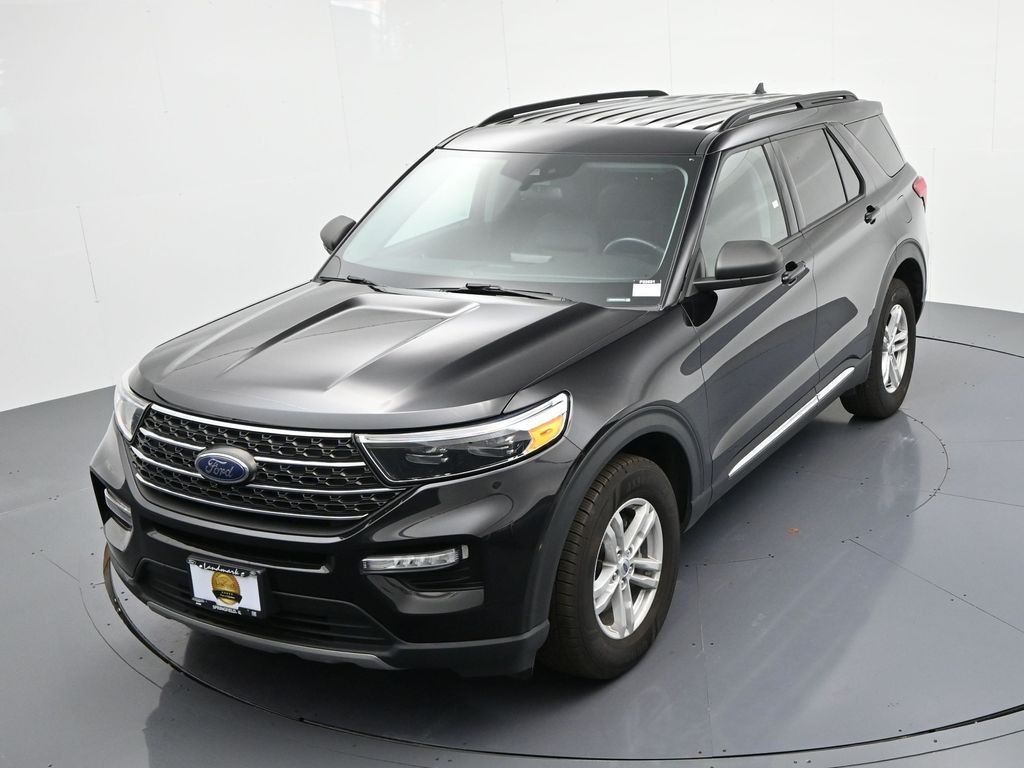 Ford Explorer Vehicle Full-screen Gallery Image 17