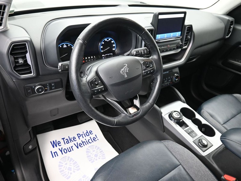 Ford Bronco Sport Vehicle Full-screen Gallery Image 16