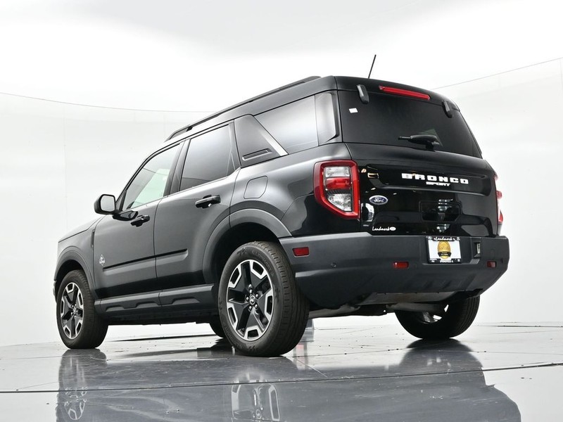 Ford Bronco Sport Vehicle Full-screen Gallery Image 21