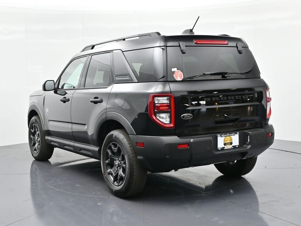 Ford Bronco Sport Vehicle Full-screen Gallery Image 8