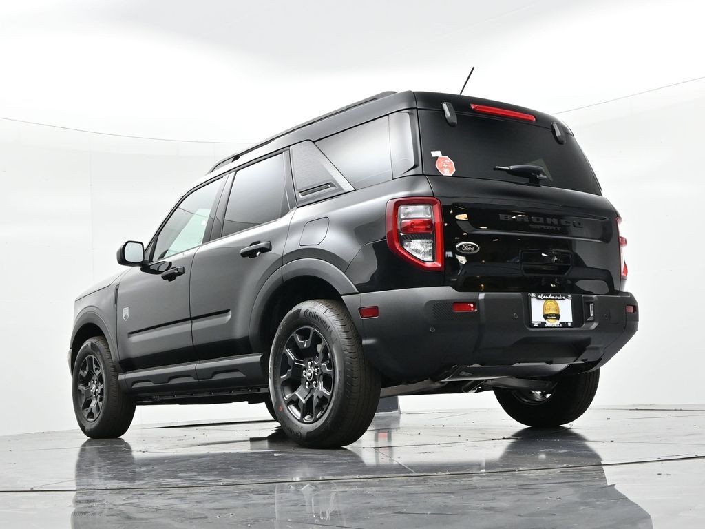 Ford Bronco Sport Vehicle Full-screen Gallery Image 21