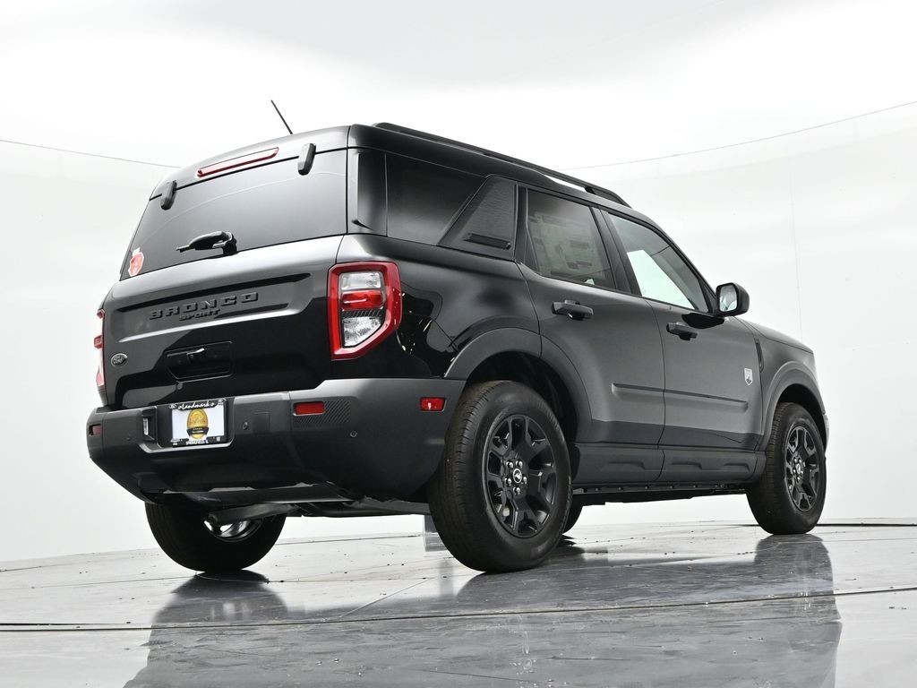 Ford Bronco Sport Vehicle Full-screen Gallery Image 23