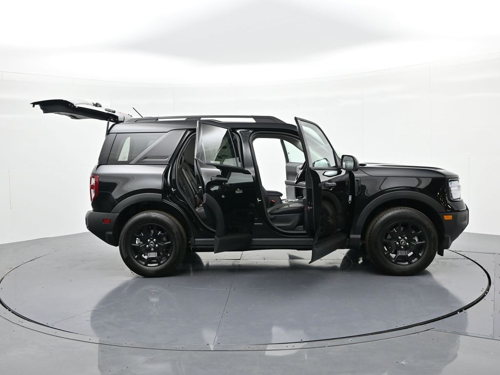 Ford Bronco Sport Vehicle Full-screen Gallery Image 25